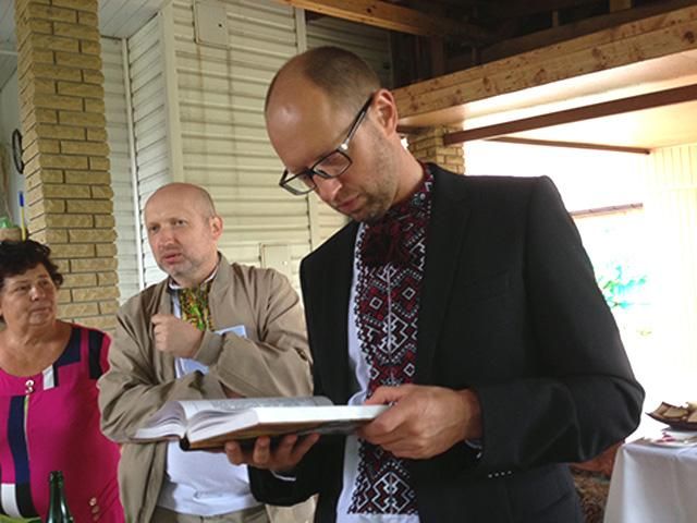 Кто-то это называет Таможенным союзом, но мы - новой версией Советского Союза, - Яценюк Кто-то это называет Таможенным союзом, но мы - новой версией Советского Союза, - Яценюк