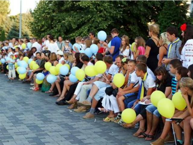 Дніпропетровськ відзначив День Незалежності рекордом (Фото) Дніпропетровськ відзначив День Незалежності рекордом (Фото)