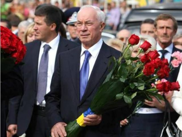 Азаров розповів, чому у День Незалежності не одягнув вишиванку Азаров розповів, чому у День Незалежності не одягнув вишиванку