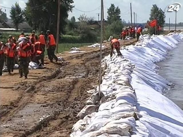 В Китае от тайфуна пострадали более 125 тысяч человек