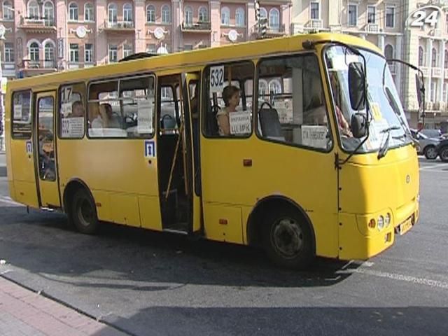 Водіїв столичних маршруток одягнуть в уніформу, - КМДА Водіїв столичних маршруток одягнуть в уніформу, - КМДА