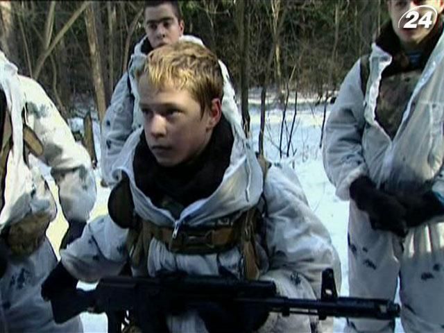 Як у Росії з маленьких хлопчиків роблять спецназівців Як у Росії з маленьких хлопчиків роблять спецназівців