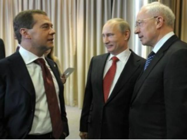 Азаров хочет обсудить с Медведевым товарооборот
