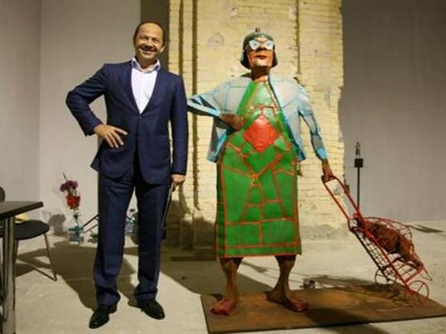 На столичній набережні увіковічнять "Бабцю з кравчучкою" (Фото) На столичній набережні увіковічнять "Бабцю з кравчучкою" (Фото)