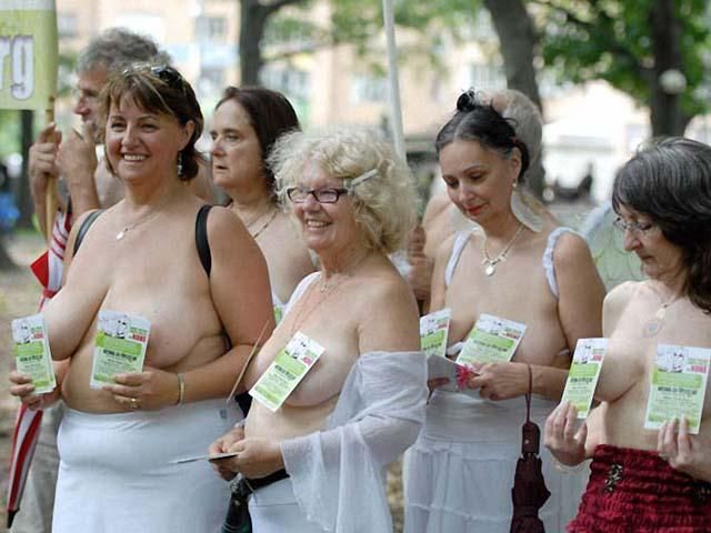 Американки борються за право ходити топлес Американки борються за право ходити топлес