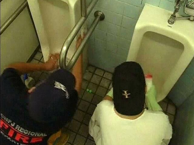 У Японії волонтери-ентузіасти чистять громадські вбиральні У Японії волонтери-ентузіасти чистять громадські вбиральні