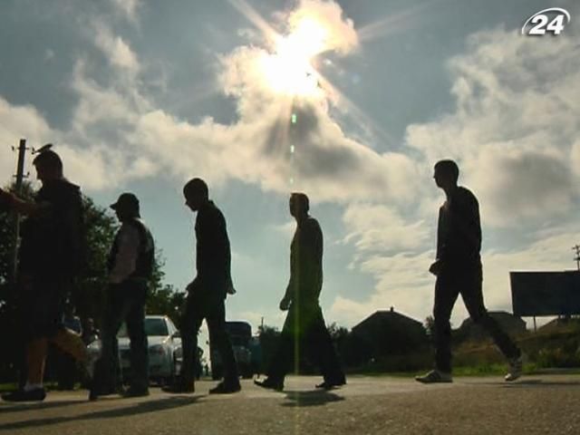 На Львовщине люди перекрыли международную трассу, требуя ее ремонта На Львовщине люди перекрыли международную трассу, требуя ее ремонта