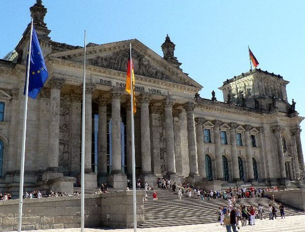 За прошлый год 3,7 тысячи украинцев официально стали немцами За прошлый год 3,7 тысячи украинцев официально стали немцами