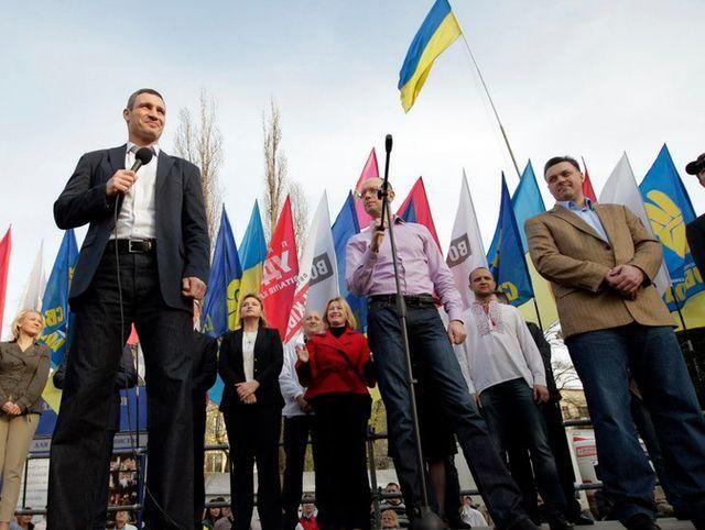 Сегодня в Киеве рассмотрят иск к лидерам оппозиции