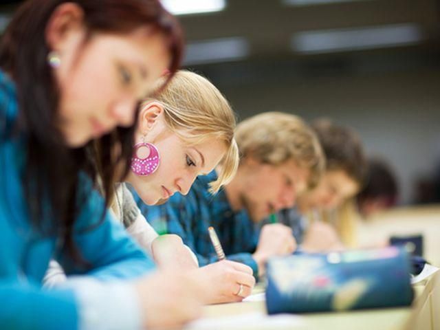 В українських школах хочуть скоротити 9 базових предметів В українських школах хочуть скоротити 9 базових предметів