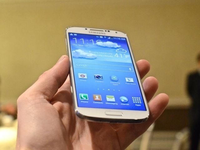 Дизайн смартфонов Samsung изменят, чтобы они выглядели дороже