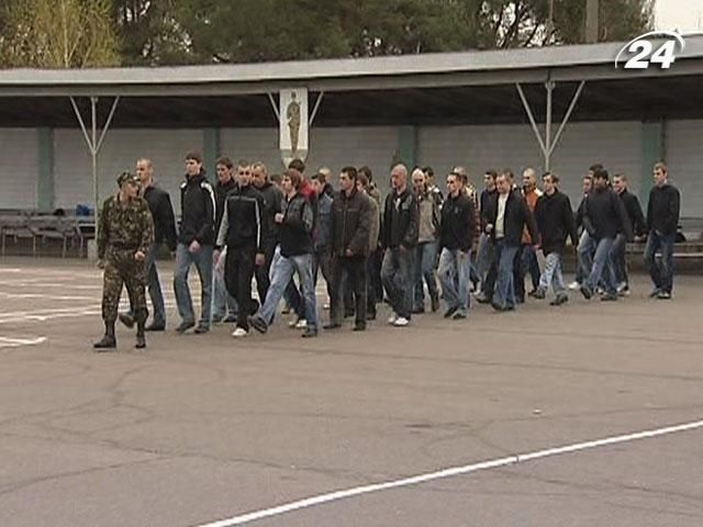 Осенью этого года состоится последний призыв в армию, - Лебедев Осенью этого года состоится последний призыв в армию, - Лебедев