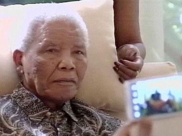 Мандела до сих пор в больнице, - президент ЮАР