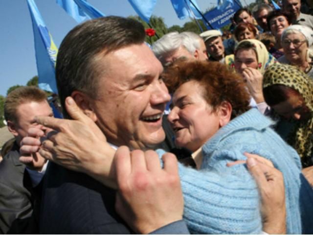 Янукович, Табачник і Попов відправилися на "Урок майбутнього" 