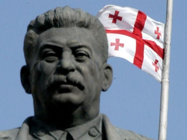 У Грузії урочисто відкрили пам'ятник Сталіну 