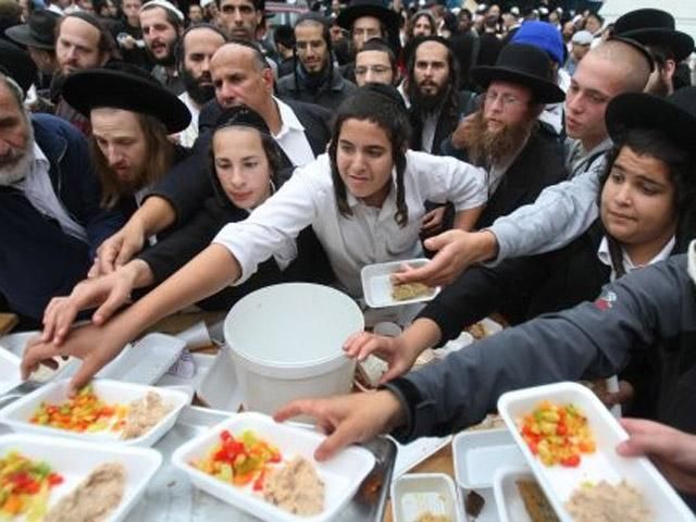 До Умані вже приїхало понад 8 тисяч хасидів До Умані вже приїхало понад 8 тисяч хасидів