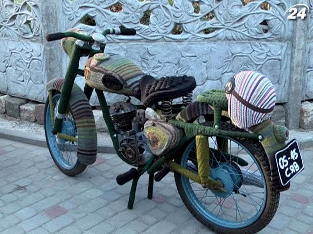Во Львове создали единственный в Европе плетеный мотоцикл