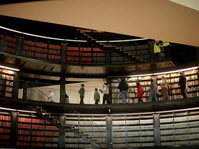 Завтра відкриється найбільша в Європі бібліотека Завтра відкриється найбільша в Європі бібліотека