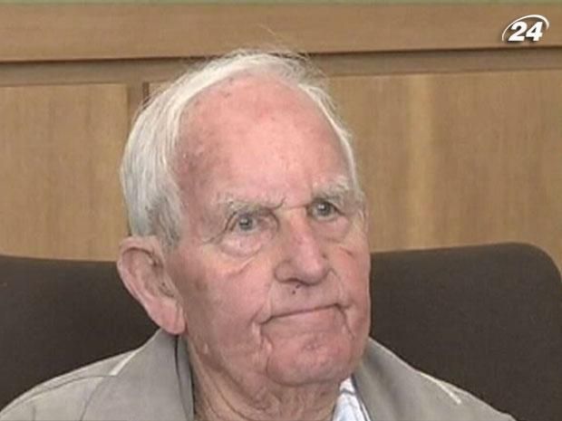 В Германии начался суд над 92-летним нацистом Бруинсом