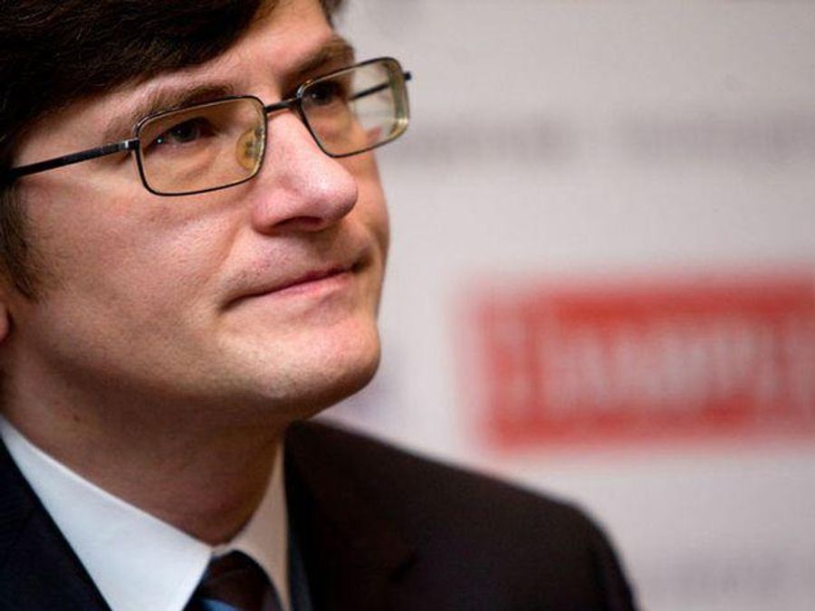 Комуністи збирають людей, аби призначити референдум щодо вступу до МС, суд — проти Комуністи збирають людей, аби призначити референдум щодо вступу до МС, суд — проти