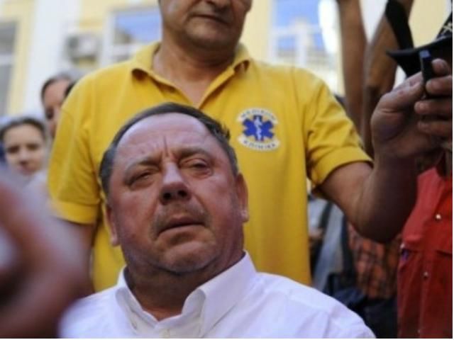 У сестры Мельника-беглеца забирают землю У сестры Мельника-беглеца забирают землю