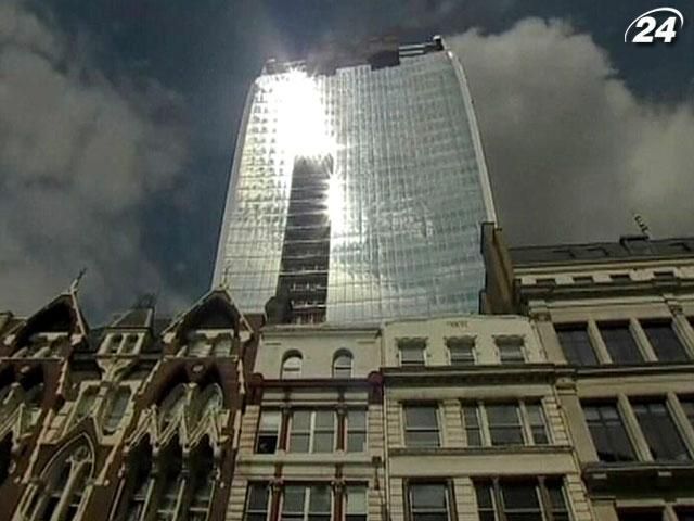 Нова офісна будівля в Лондоні "спалює" усе навколо