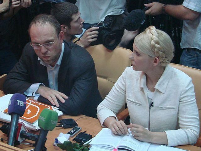 Тимошенко не пропонували лікуватись за кордоном, – Власенко  