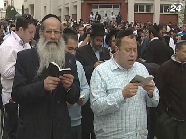 Хасиди сьогодні відзначають новий 5774-й рік Хасиди сьогодні відзначають новий 5774-й рік