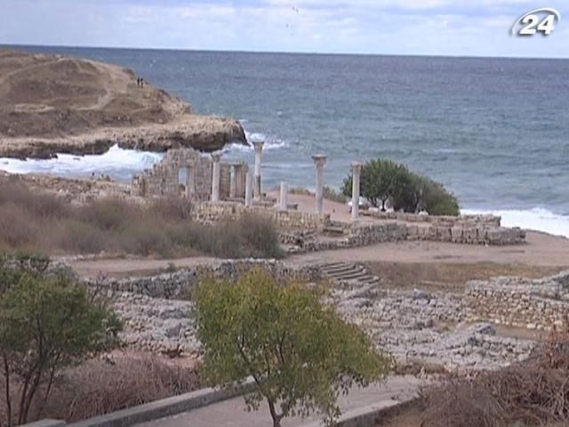 На территории Херсонеса начали сомнительное строительство На территории Херсонеса начали сомнительное строительство