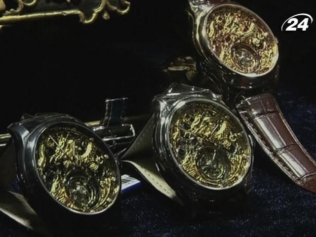 У Гонконгу відбувається найбільша у світі виставка годинників У Гонконгу відбувається найбільша у світі виставка годинників
