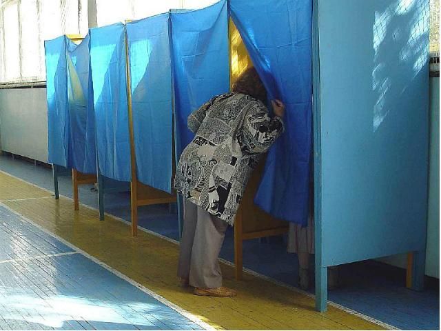 На вибори в проблемних округах немає грошей, - заступник голови ЦВК На вибори в проблемних округах немає грошей, - заступник голови ЦВК