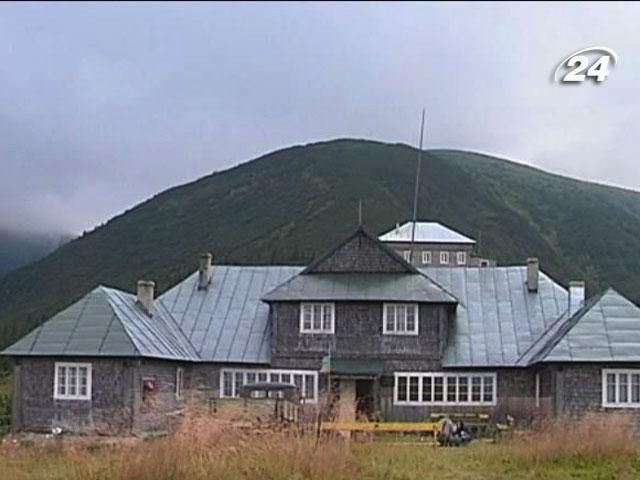 Подружжя з Прикарпаття мешкає на висоті 1500 м над рівнем моря Подружжя з Прикарпаття мешкає на висоті 1500 м над рівнем моря