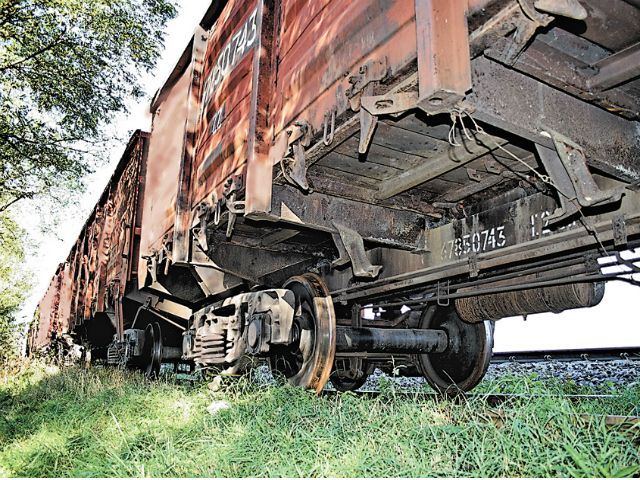 Под Киевом сошел с рельсов грузовой поезд Под Киевом сошел с рельсов грузовой поезд