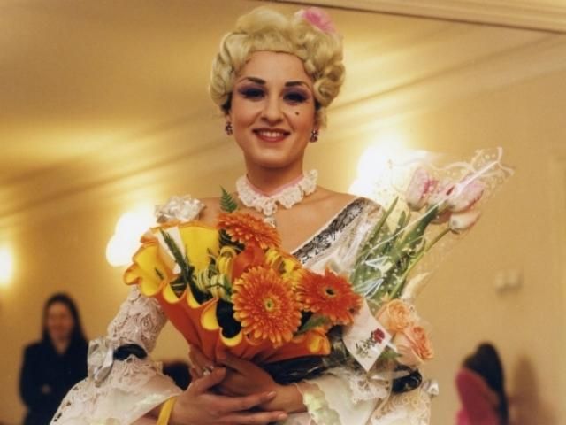 Минкульт требует публичного извинения солистки оперы за "украинские быдлячие школы" Минкульт требует публичного извинения солистки оперы за "украинские быдлячие школы"