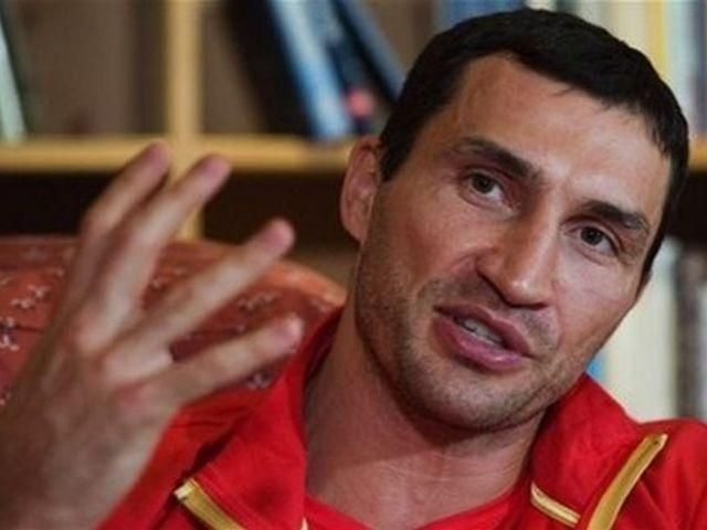 Володимир Кличко тренується та імітує Шварценеггера (Фото)