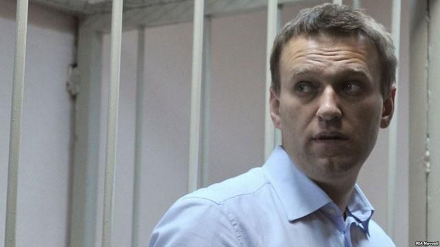 В Росії - день тиші перед виборами. Однак з'являються агітки за Навального