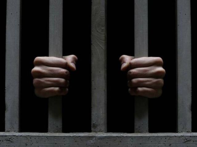 В Сумах к 8 годам заключения приговорили мужчину, влетевшего машиной в остановку