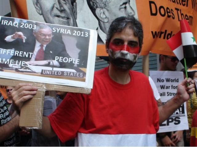 Американцы вышли на протест против войны в Сирии (Фото)