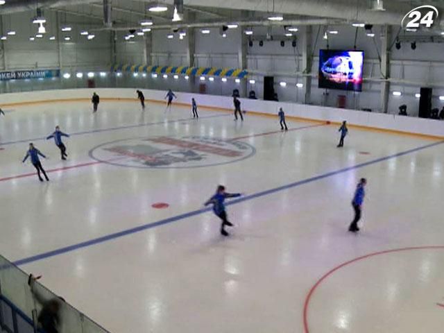 В Луганске открыли новую ледовую арену В Луганске открыли новую ледовую арену