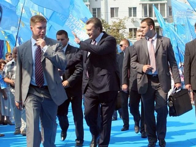 Янукович еще не определился со своим участием в президентской кампании