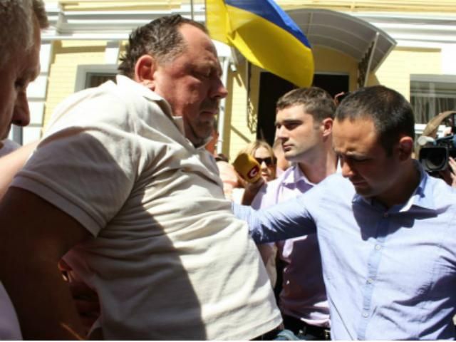 Мельник в Каліфорнії, але його ще не затримали, - ЗМІ Мельник в Каліфорнії, але його ще не затримали, - ЗМІ