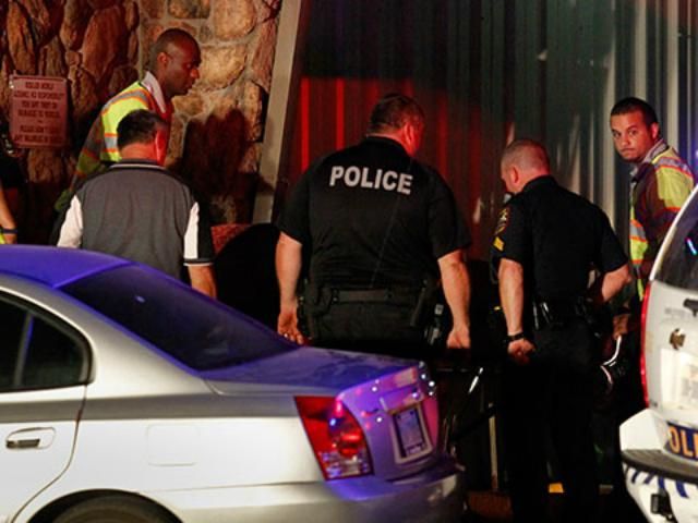 Полицейская погоня в США закончилась серьезным ДТП: более 40 человек пострадали Полицейская погоня в США закончилась серьезным ДТП: более 40 человек пострадали