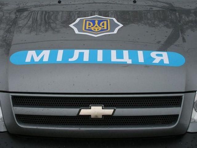 У Чернівцях двоє невідомих з кувалдою пограбували банк У Чернівцях двоє невідомих з кувалдою пограбували банк