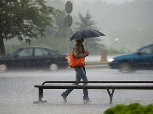 Завтра циклон принесе в Україну сильні дощі