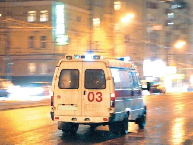 В Харькове внедорожник вылетел на тротуар и сбил ребенка