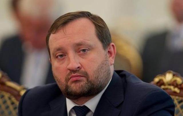 Арбузов спробував розмістити у ЗМІ інформацію про дефолт в Україні, - Forbes 