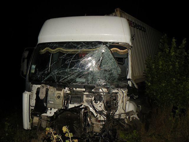 На Николаевщине столкнулись легковушка и микроавтобус, есть погибшие и пострадавшие На Николаевщине столкнулись легковушка и микроавтобус, есть погибшие и пострадавшие