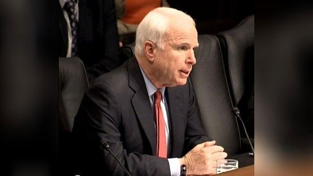 Сенатор Маккейн сплутав російські і радянські газети Сенатор Маккейн сплутав російські і радянські газети