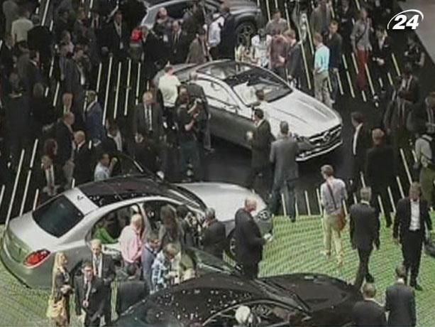 Підсумки тижня: У Франкфурті стартував ювілейний 65-й автосалон Підсумки тижня: У Франкфурті стартував ювілейний 65-й автосалон