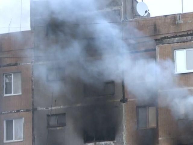 В Макеевке очевидцы пожара обвиняют спасателей в смертях людей В Макеевке очевидцы пожара обвиняют спасателей в смертях людей